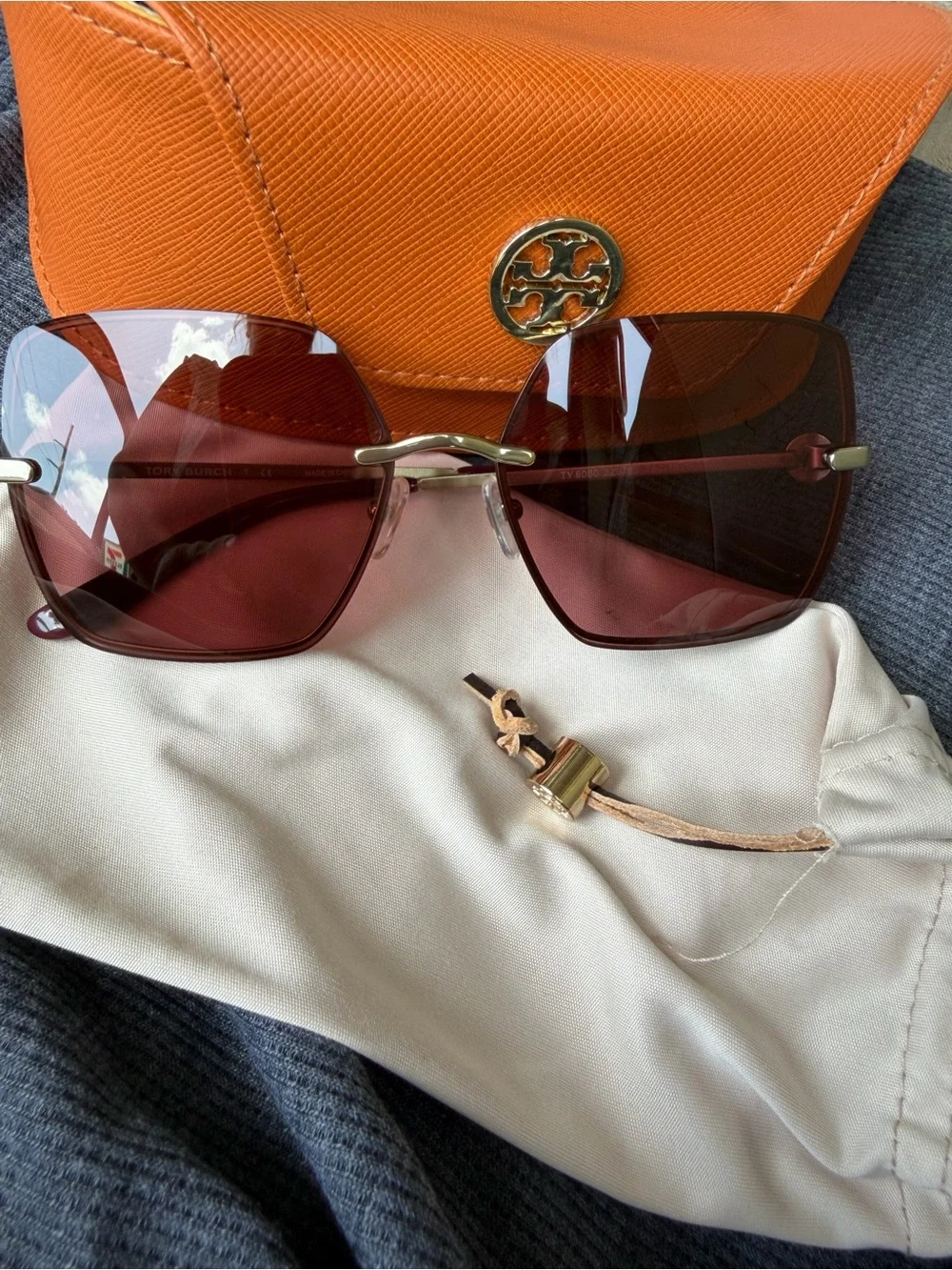 Ty Women's Burgundy Gradient Sunglasses with Gold Accents